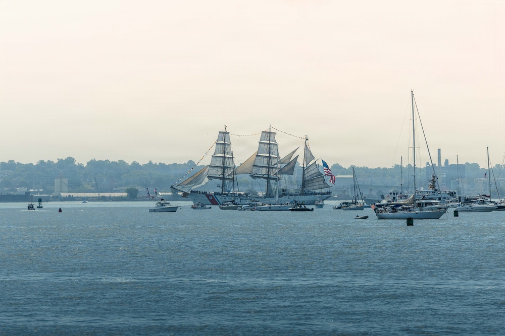 Parade of Sail and International Aerial Review 250