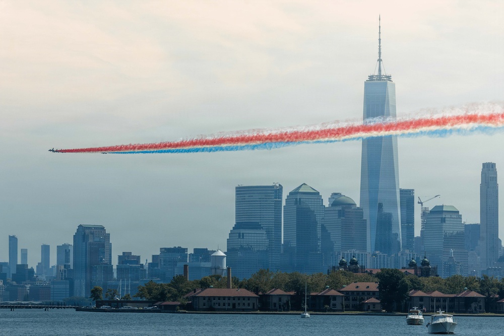 Parade of Sail and International Aerial Review 250