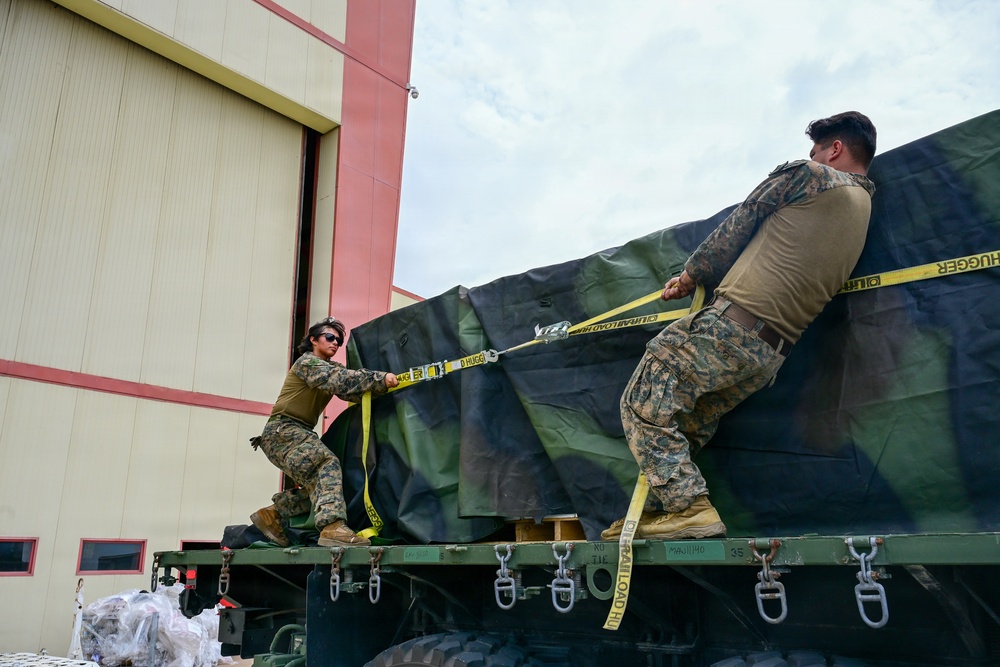 JTF-Bravo works with LCF-24 to distribute supplies