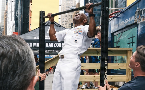 Flag Officer Visit to the U.S. Navy Dive Tank Demonstration in Times Square