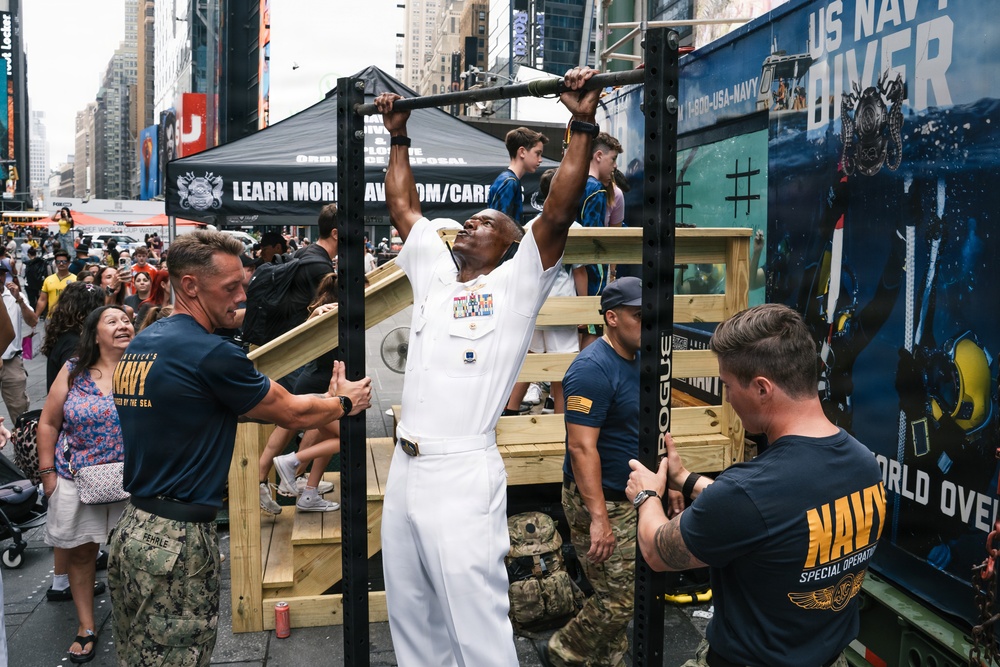 Flag Officer Visit to the U.S. Navy Dive Tank Demonstration in Times Square