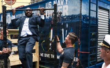 Flag Officer Visit to the U.S. Navy Dive Tank Demonstration in Times Square