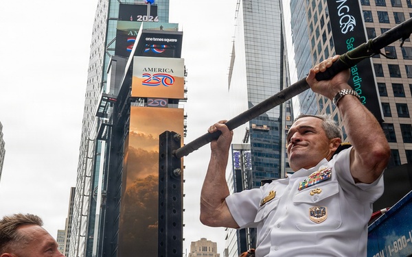 Flag Officer Visit to the U.S. Navy Dive Tank Demonstration in Times Square
