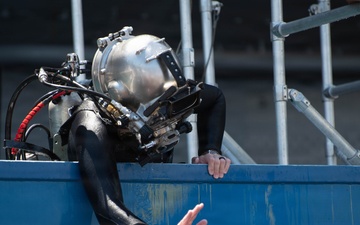 U.S. Coast Guard divers highlight Sail 250 events at the Pier 86