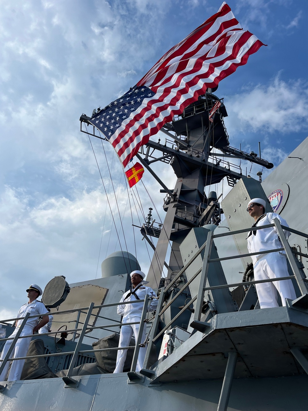 USS Farragut (DDG 99) Arrives in NYC for INR250