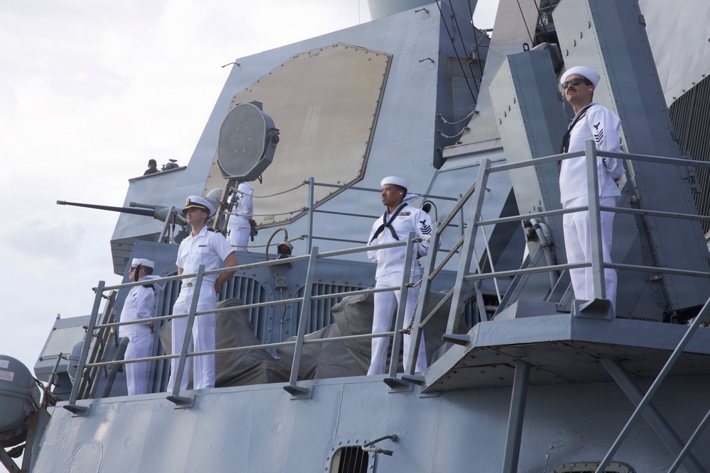 USS Farragut (DDG 99) Arrives in NYC for INR250