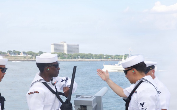 USS Farragut (DDG 99) Arrives in NYC for INR250