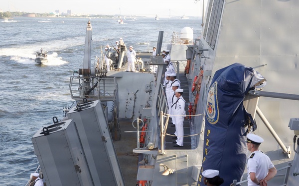 USS Farragut (DDG 99) Arrives in NYC for INR250
