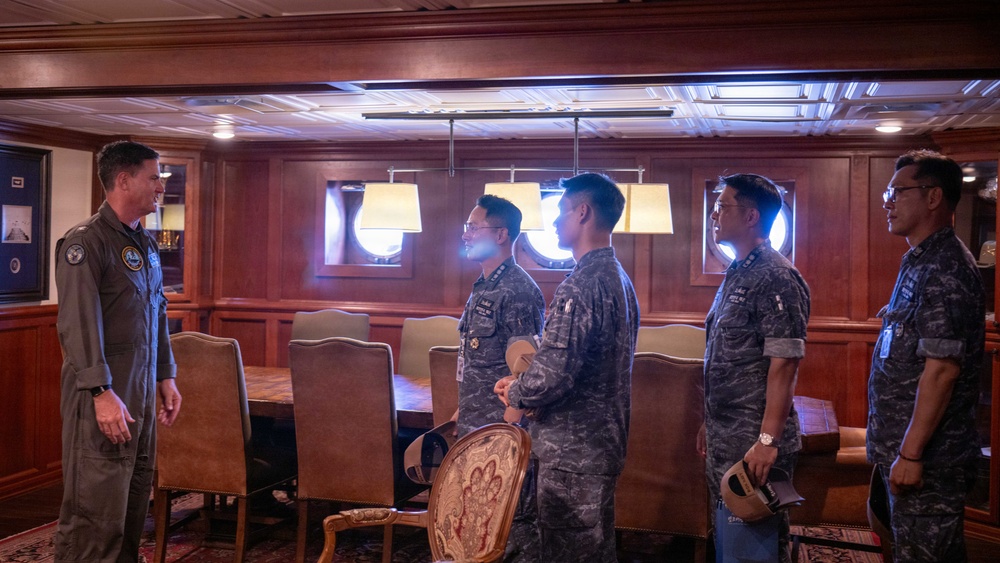 USS Theodore Roosevelt Leadership Meets with ROK Navy Counterpart During RIMPAC 2026