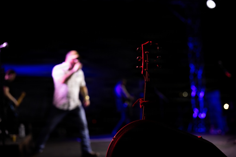 US Marines with MRF-D attend Tyler Farr concert