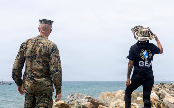 LCF-24 Marines and USS Fort Lauderdale Sailors Deliver Supplies to Venezuela