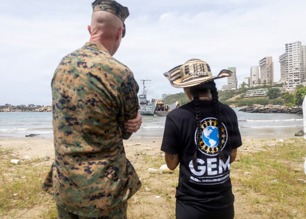 LCF-24 Marines and USS Fort Lauderdale Sailors Deliver Supplies to Venezuela