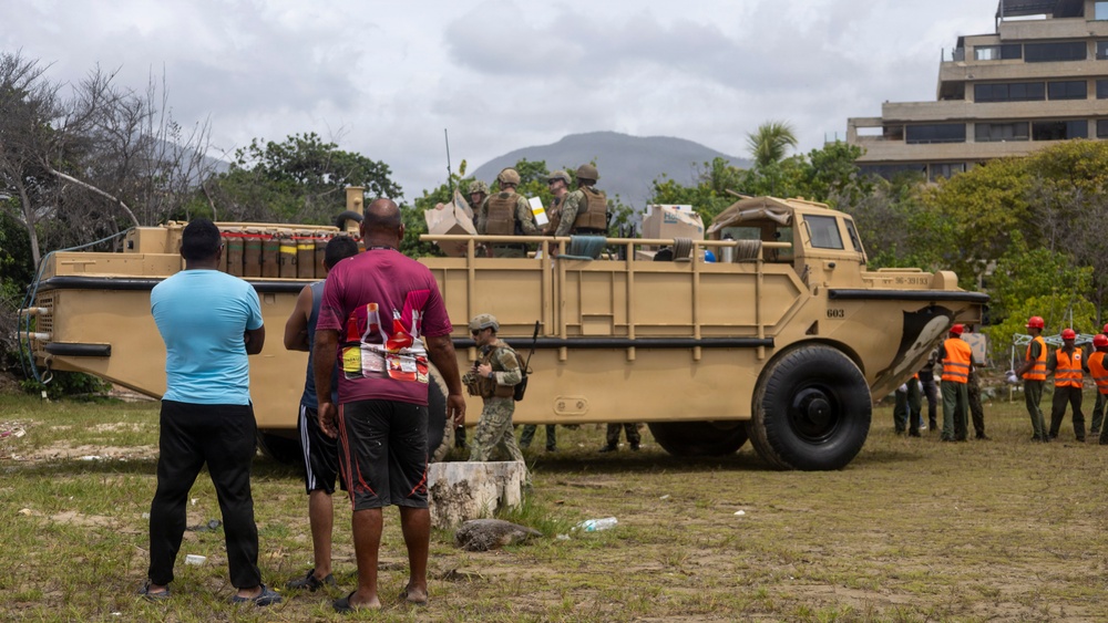 LCF-24 Marines and USS Fort Lauderdale Sailors Deliver Supplies to Venezuela