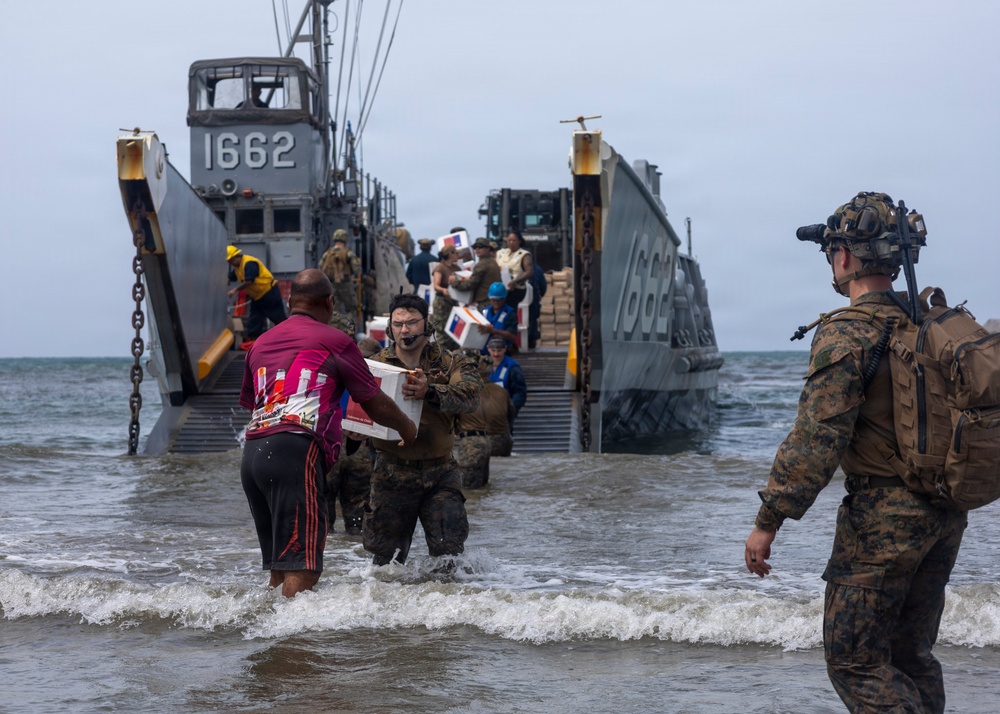 LCF-24 Marines and USS Fort Lauderdale Sailors Deliver Supplies to Venezuela