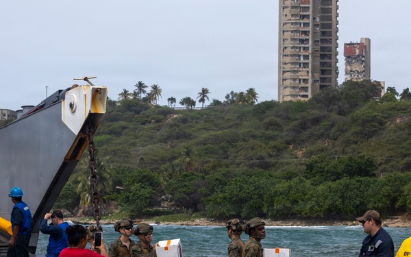 LCF-24 Marines and USS Fort Lauderdale Sailors Deliver Supplies to Venezuela