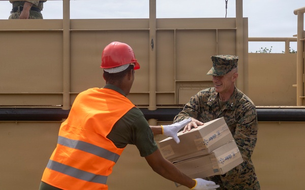 LCF-24 Marines and USS Fort Lauderdale Sailors Deliver Supplies to Venezuela