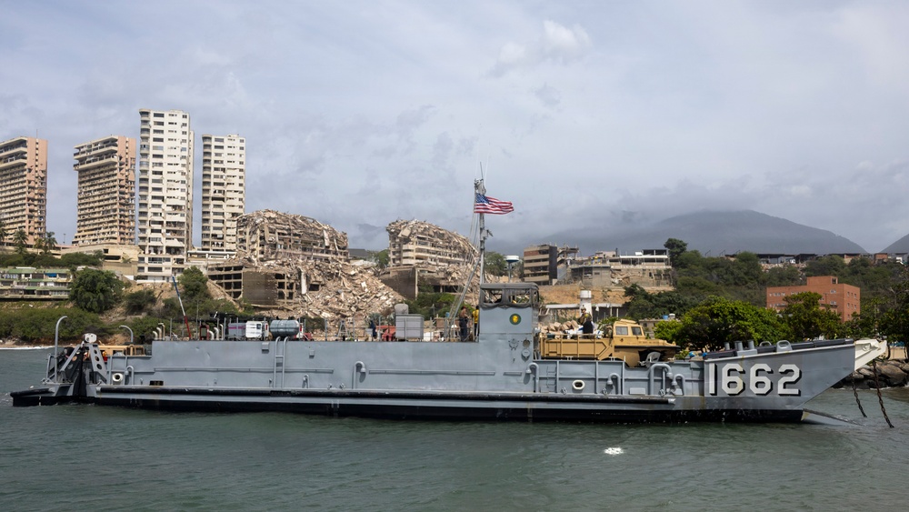 LCF-24 Marines and USS Fort Lauderdale Sailors Deliver Supplies to Venezuela