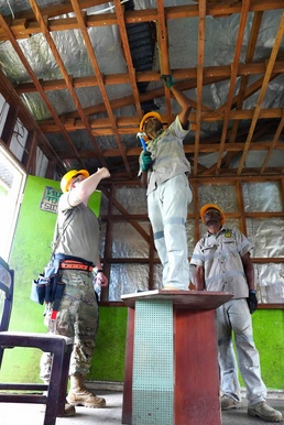 U.S., Papua New Guinea engineers prepare Igam Barracks classrooms for renovation during Tamiok Strike 26