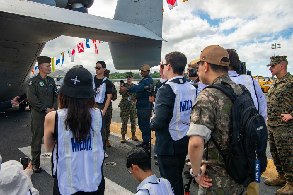 VMM-164 Commanding Officer Addresses International Media Aboard USS Essex