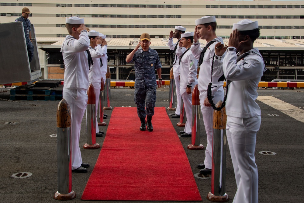 ROK Navy Task Force Commander Arrives Aboard USS Essex for RIMPAC 2026