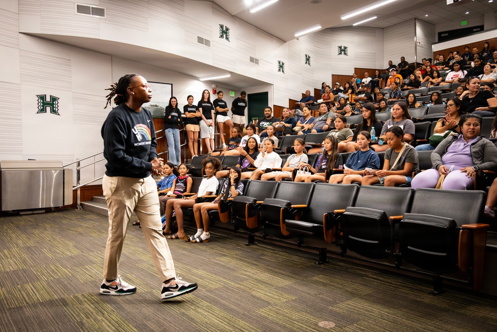 94th Army Air and Missile Defense Command Soldiers help kickoff the University of Hawaii at Manoa's 2026 Girl's Youth Impact Program Draft Night