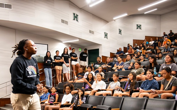 94th Army Air and Missile Defense Command Soldiers help kickoff the University of Hawaii at Manoa's 2026 Girl's Youth Impact Program Draft Night