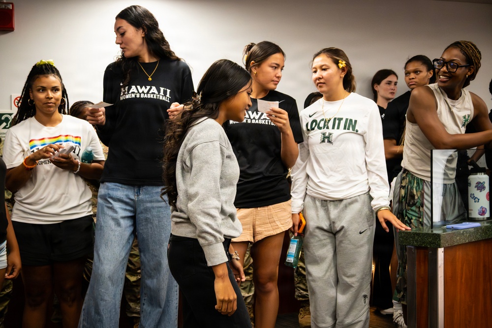 94th Army Air and Missile Defense Command Soldiers help kickoff the University of Hawaii at Manoa's 2026 Girl's Youth Impact Program Draft Night