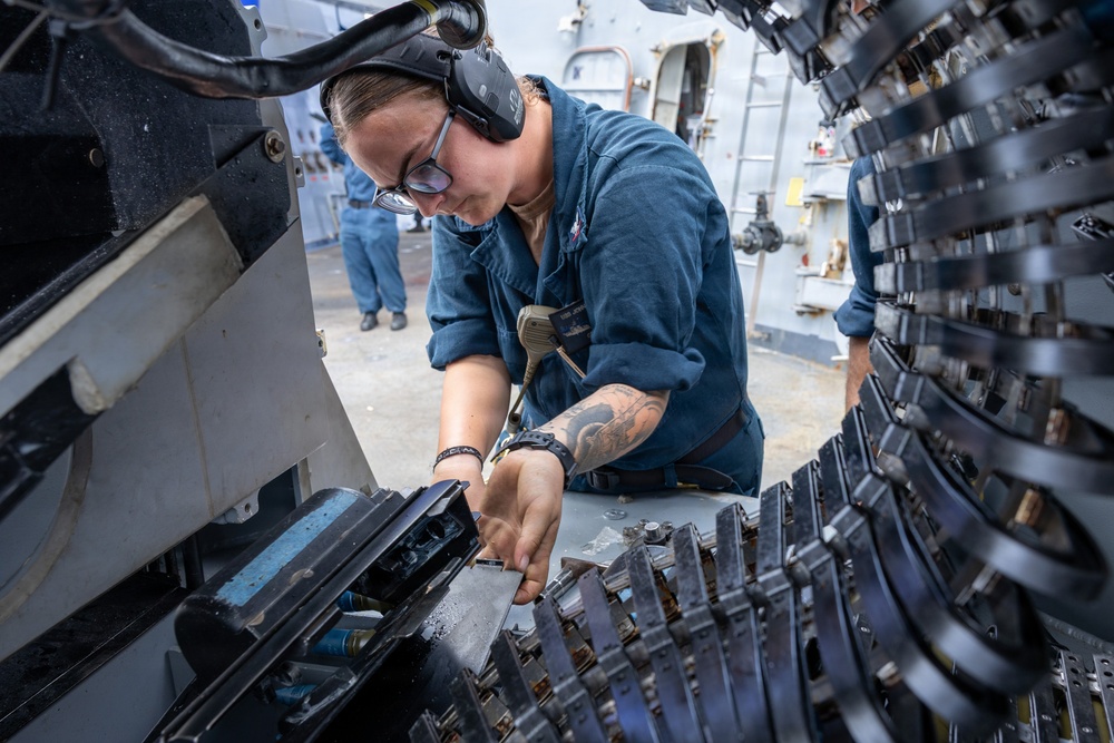 USS John Paul Jones (DDG 53) Conducts Routine Maintenance