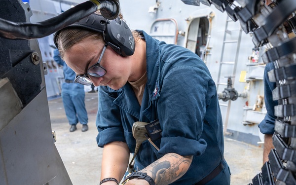 USS John Paul Jones (DDG 53) Conducts Routine Maintenance