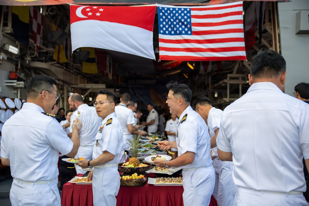 RSS Steadfast (FFG 70) Hosts Luncheon During RIMPAC 2026
