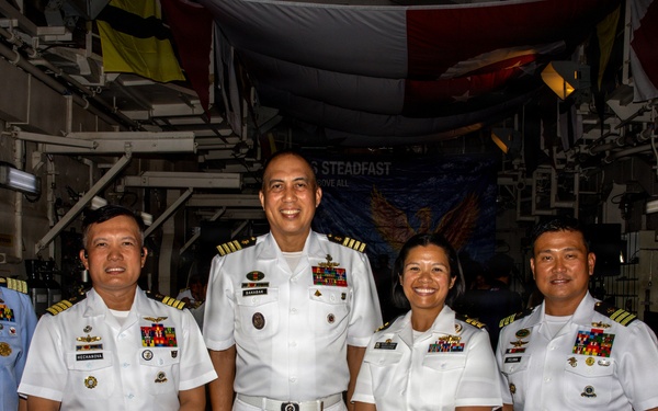 RSS Steadfast (FFG 70) Hosts Luncheon During RIMPAC 2026