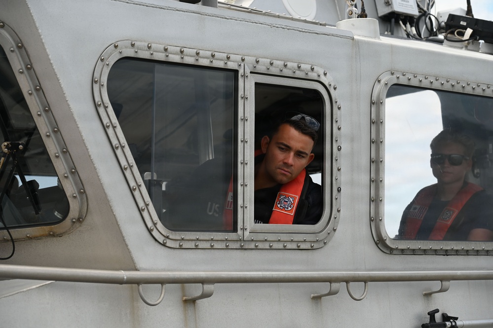 Coast Guard Station Annapolis conducts training operations near Thomas Point Lighthouse