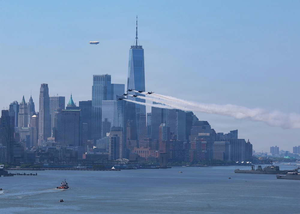 INR250 Parade of Sail and International Aerial Review