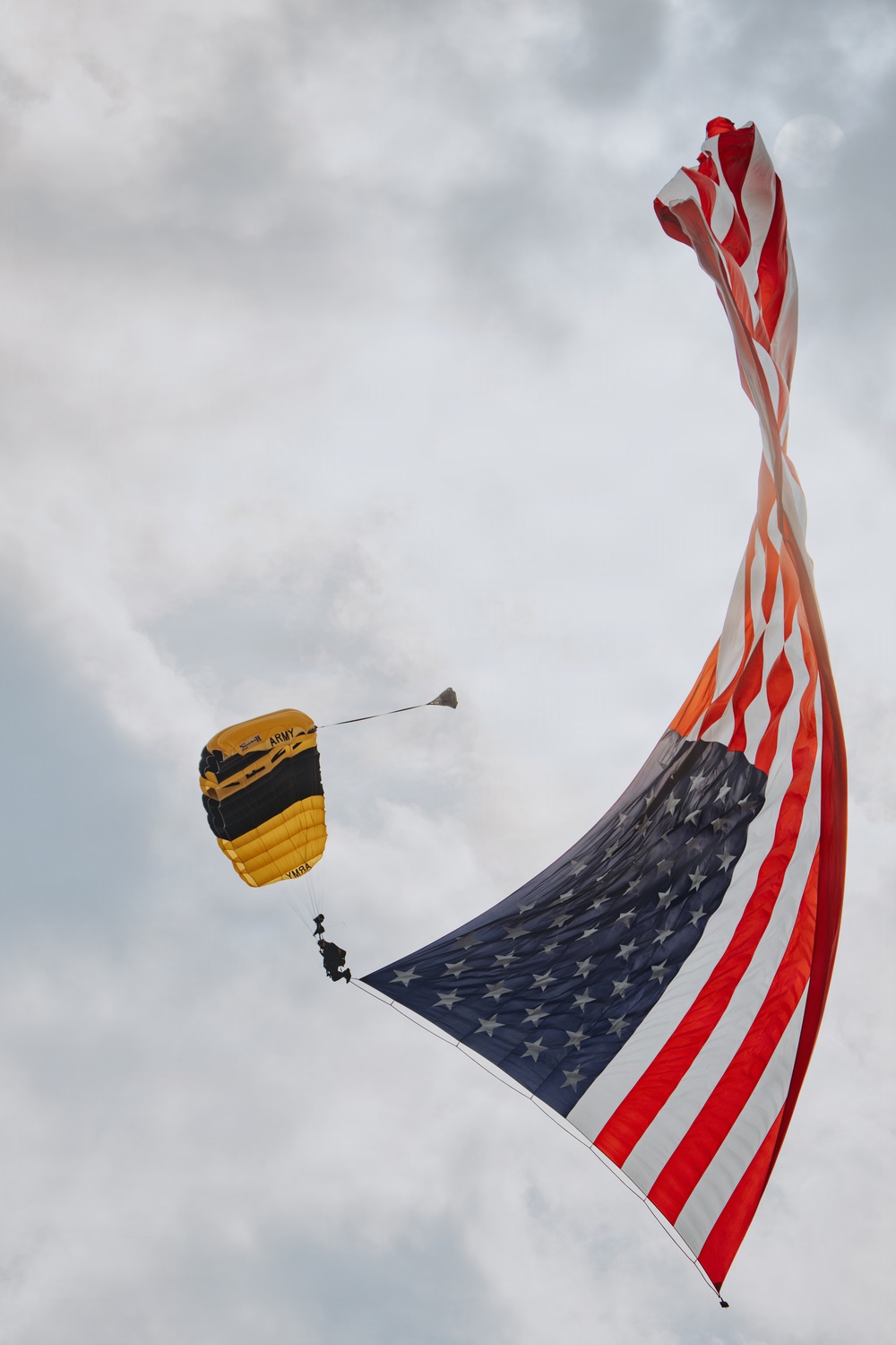 Golden Knights Showcase Precision Parachuting at Four Leaf Air Show