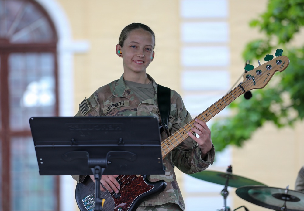 1st Infantry Division Band plays Independence Day concert in Võru, Estonia