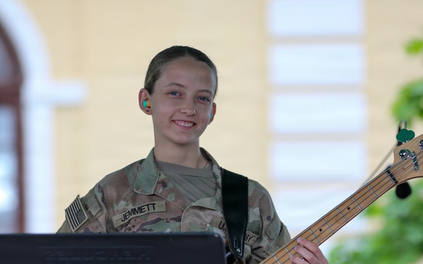 1st Infantry Division Band plays Independence Day concert in Võru, Estonia