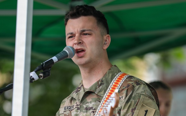 1st Infantry Division Band plays Independence Day concert in Võru, Estonia