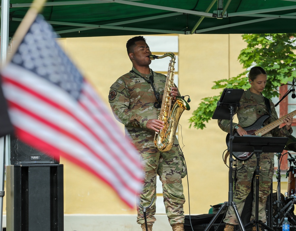 1st Infantry Division Band plays Independence Day concert in Võru, Estonia