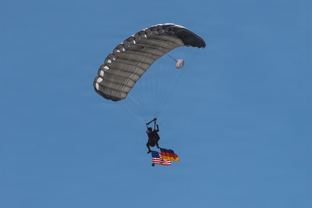 USAG Rheinland Pfalz 75/250 German-American Friendship Festival