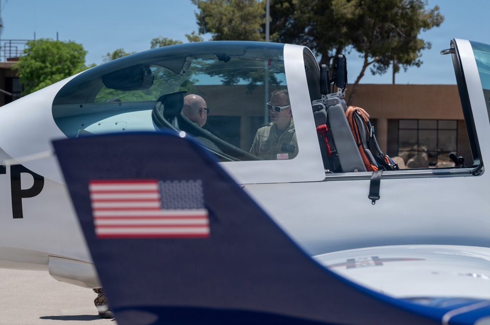 Title: Luke Commander meets with 3rd German Air Force Commander