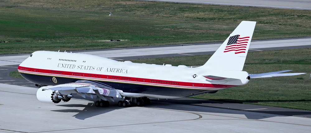 U.S. Air Force showcases past and present presidential airlift assets at Freedom 250 celebration