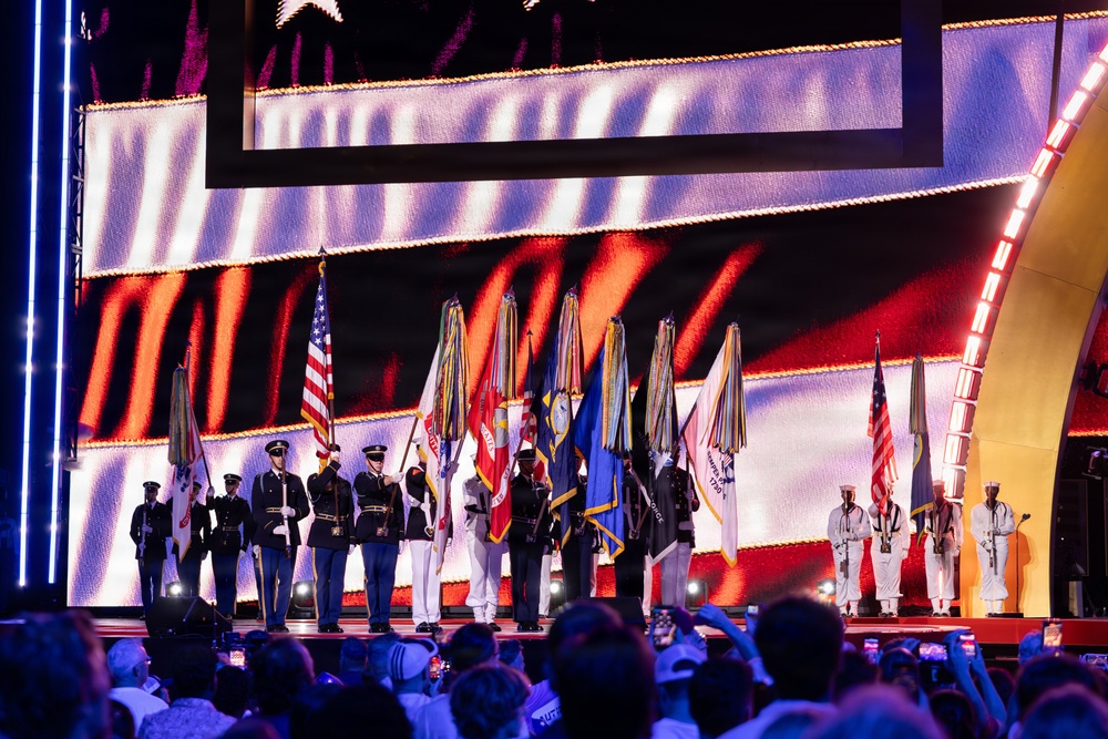 Servicemembers support Salute to America