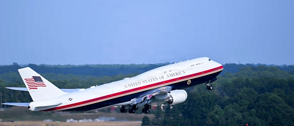 U.S. Air Force showcases past and present presidential airlift assets at Freedom 250 celebration