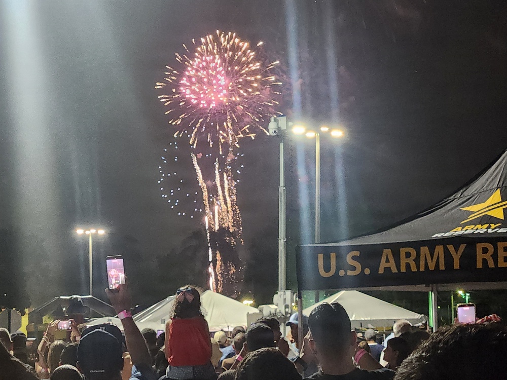 Thousands celebrate U.S. Independence Day with Army traditions in Puerto Rico