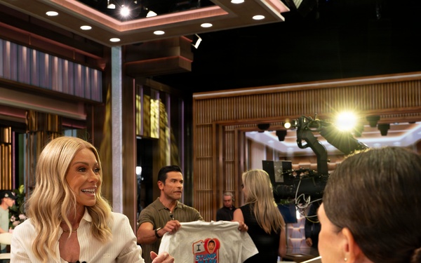 Service Members Attend 'Live with Kelly and Mark'