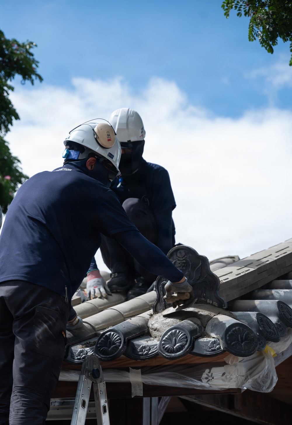 ROK Navy Sailors construct a pagoda at Pearl Harbor for RIMPAC 2026