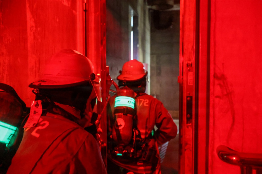 MWSS-172 practices firefighting skills in Central Training Area