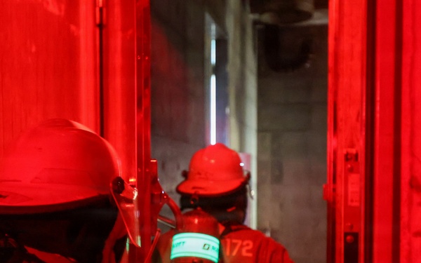 MWSS-172 practices firefighting skills in Central Training Area