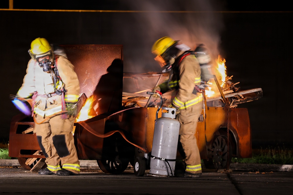 MWSS-172 practices firefighting skills in Central Training Area