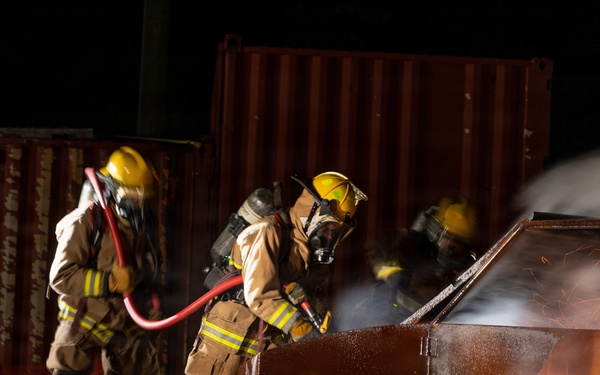 MWSS-172 practices firefighting skills in Central Training Area